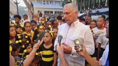 Díaz-Canel: «Mientras haya en Cuba aulas con estudiantes, y escuelas con maestros, hay nación, hay Patria, hay Revolución y hay Socialismo»