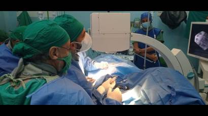 Por primera vez se realizó en el hospital pediátrico Pepe Portilla una nefrolitotomía percutánea extractiva a un paciente con una litiasis coraliforme.