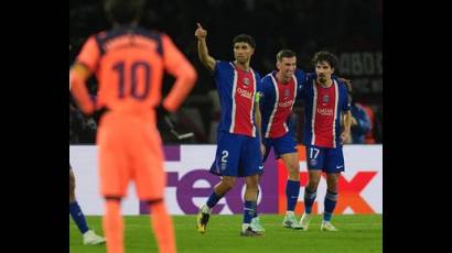 Entre lesiones y golazos, el PSG venció al Barca