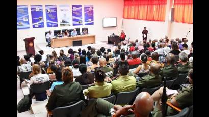 A consulta en Santiago de Cuba anteproyecto de Ley de Educación