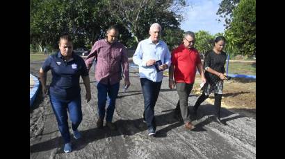 Presidente Díaz-Canel visita la fuente de abasto Aguada del Cura, ubicada en el capitalino municipio de Boyeros