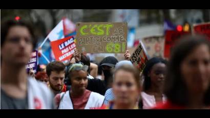 Estudiantes franceses «no se rinden»