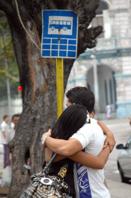 Una pareja de jóvenes