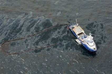 Aumantan esfuerzos para contener derrame de petróleo en el Golfo de México 