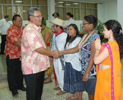Visita la ELAM el Viceprimer ministro de Tuvalu