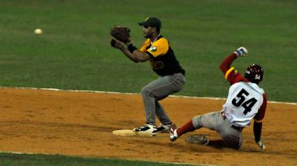 Pinar del Río contra Matanzas en la final de la 53 Serie Nacional de Beisbol