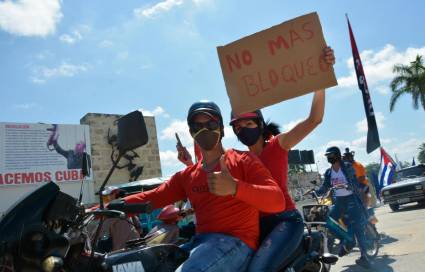 Nuevamente la juventud cubana denuncia la política de bloqueo de EE. UU. al pueblo de Cuba
