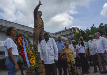 Homenajes a José Antonio en Cárdenas