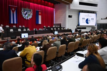 Sesión Constitutiva de la X Legislatura de la Asamblea Nacional del Poder Popular