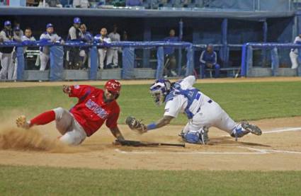 El duelo entre Cazadores y Leones