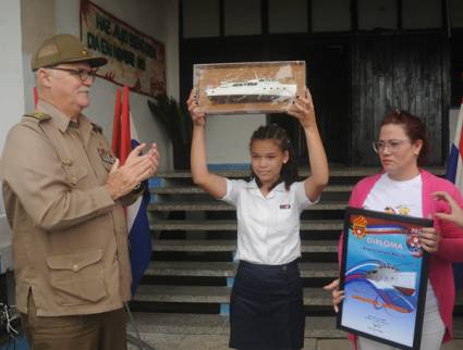 Premiación del Concurso Nacional Amigos de la FAR, en la modalidad de carta saludo II nivel