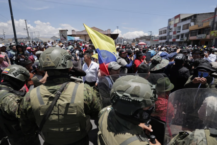 Fuerzas militares bloquean el paso a los manifestantes