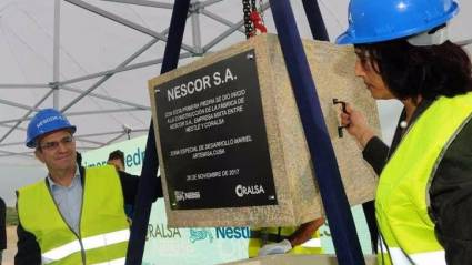 La empresa mixta Nescor S.A ya ha colocado la primera piedra de la fábrica.
