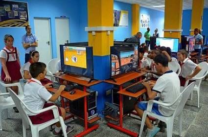Abre centro tecnológico recreativo en Isla de la Juventud