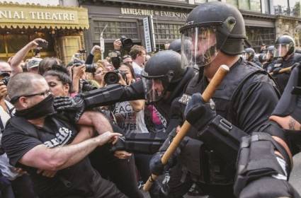Enfrentamientos con la policía en Boston