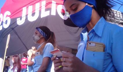 Caravana y entrega de carnés de la UJC en Ciego de Ávila