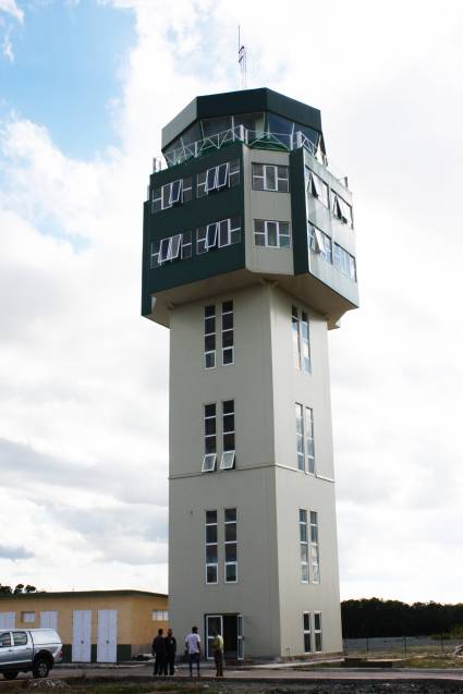 En el aeropuerto internacional Frank País, de Holguín, se incorporará en el primer semestre de 2022 una nueva torre de control que fortalecerá su operatividad
