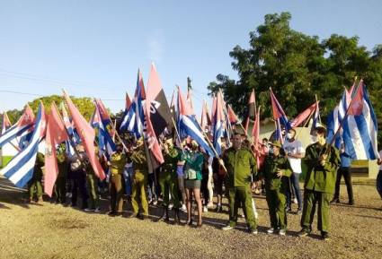 Jóvenes reciben la Caravana en Matanzas