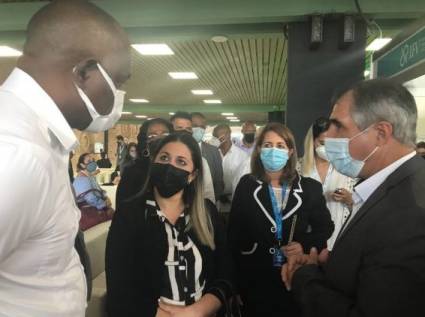 El primer ministro de la mancomunidad de Dominica, Roosevelt Skerrit, visita BioHabana 2022.