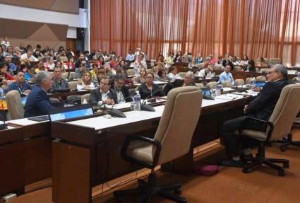 Presidente de Cuba en Conferencia Por el Equilibrio del Mundo