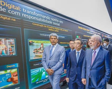 El presidente brasileño visitó el centro de desarrollo tecnológico de Huawei