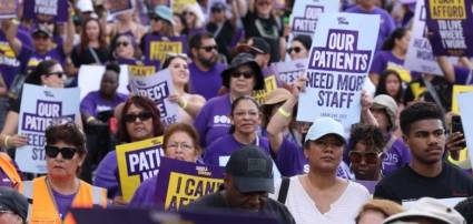 Protestan trabajadores de la salud en California, Estados  Unidos.