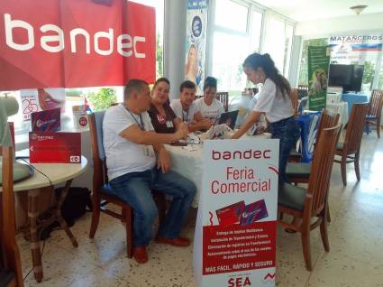 Los especialistas de Bandec tuvieron gran protagonismo en la feria y se les otorgó el Premio en la categoría Comunicación.