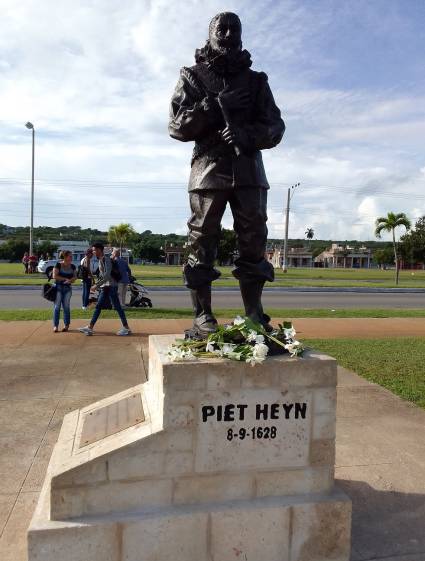 Escultura del almirante Piet Heyn, obra del escultor holandés Willen Verbon