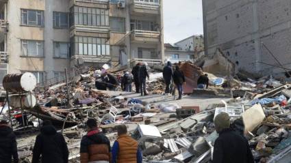 Fuerte terremoto estremece región china de Xinjiang