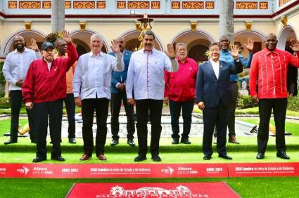 El jefe de Estado cubano participó en la XXIII Cumbre del Alba-TCP, que sesionó este miércoles en el Palacio de Miraflores