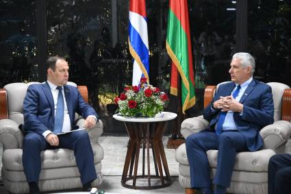 Presidente cubano intercambió con Primer Ministro de Belarús
