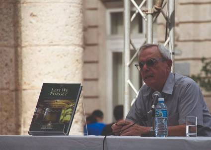 Eusebio Leal se dirige al público durante la inauguración del Castillo de Atarés