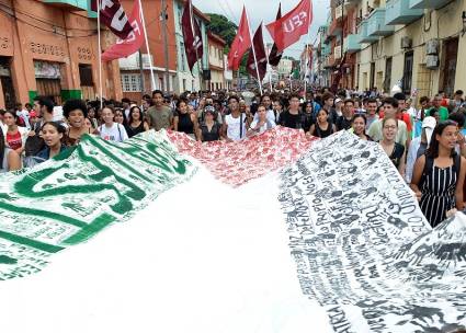 El pueblo capitalino desfiló hasta la tribuna antiimperialista