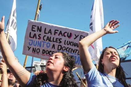 Los estudiantes de las facultades de Filosofía y Letras, y de Sicología de la Universidad de Buenos Aires (UBA) fueron los primeros en pronunciarse