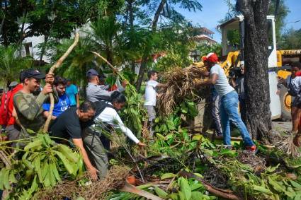 Las nuevas generaciones han sumado su voluntad y energía a la recuperación en las provincias afectadas por el fenómeno meteorológico