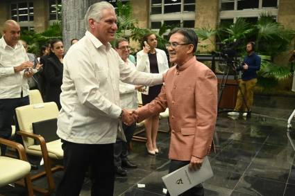 Acto por el aniversario 50 de las relaciones diplomáticas entre la República de Cuba y la República Democrática Popular Lao