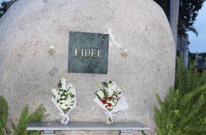 Monolito que atesora las cenizas del Líder de la Revolución Cubana, Fidel Castro Ruz, en el cementerio patrimonial Santa Ifigenia