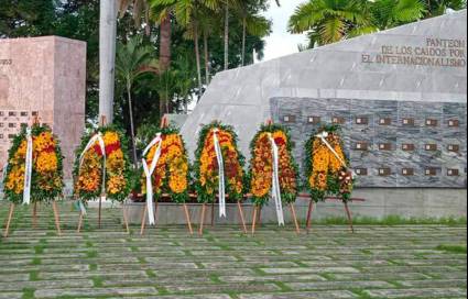 Homenaje a los mártires