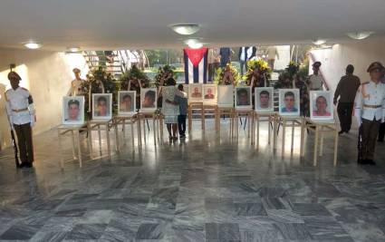 Cuba rinde tributo póstumo a los combatientes caídos tras explosión ocurrida en la Obra Protectora de las FAR