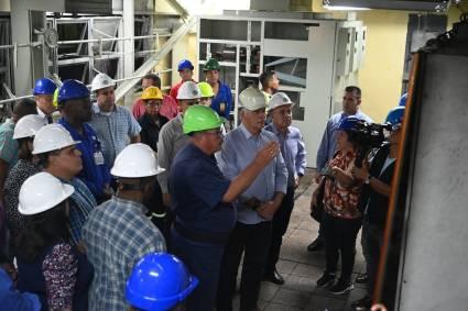 Presidente cubano constata recuperación de unidades eléctricas en Cienfuegos