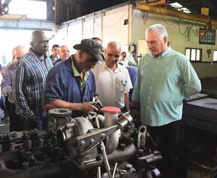 Díaz-Canel compartió este jueves con trabajadores de varias empresas capitalinas