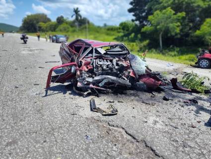 Santa Clara: Accidente en autopista nacional causa la muerte de cinco personas y deja dos heridos graves