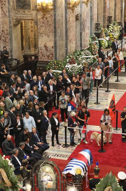 El velatorio ocurre en el Salón de los Pasos Perdidos del Palacio Legislativo