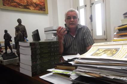 El Doctor René González Barrios, autor de la investigación sobre más de 2 000 mambises extranjeros en las tres guerras por la independencia de Cuba.