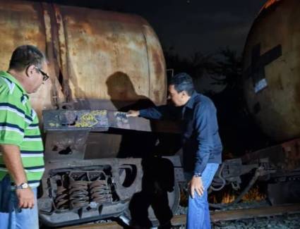 El ministro de Transporte, Eduardo Rodríguez Dávila, evalúa las afectaciones provocadas por el accidente