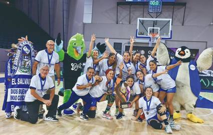 Las cubanas Romero y Galindo (ambas en el centro) fueron cruciales en el título de su club.