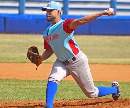Tigres de Ciego de Ávila avanzan a la final; Leñadores a un paso