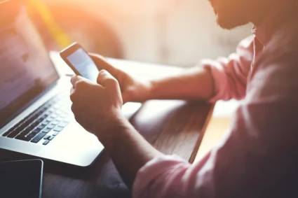 Dolor de cuello: el sedentarismo y los dispositivos electrónicos podrían agravarlo
