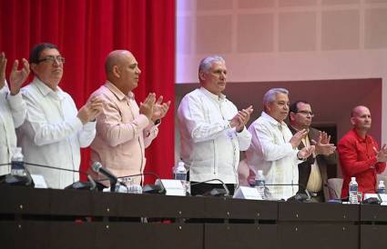 Díaz-Canel en encuentro de solidaridad con Cuba