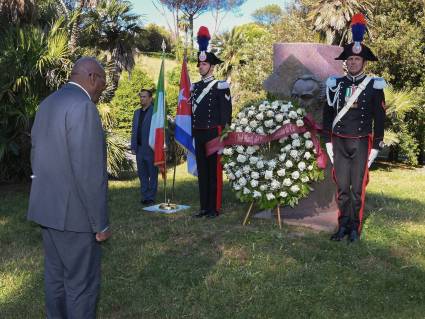Homenaje de Salvador Valdés Mesa a Martí